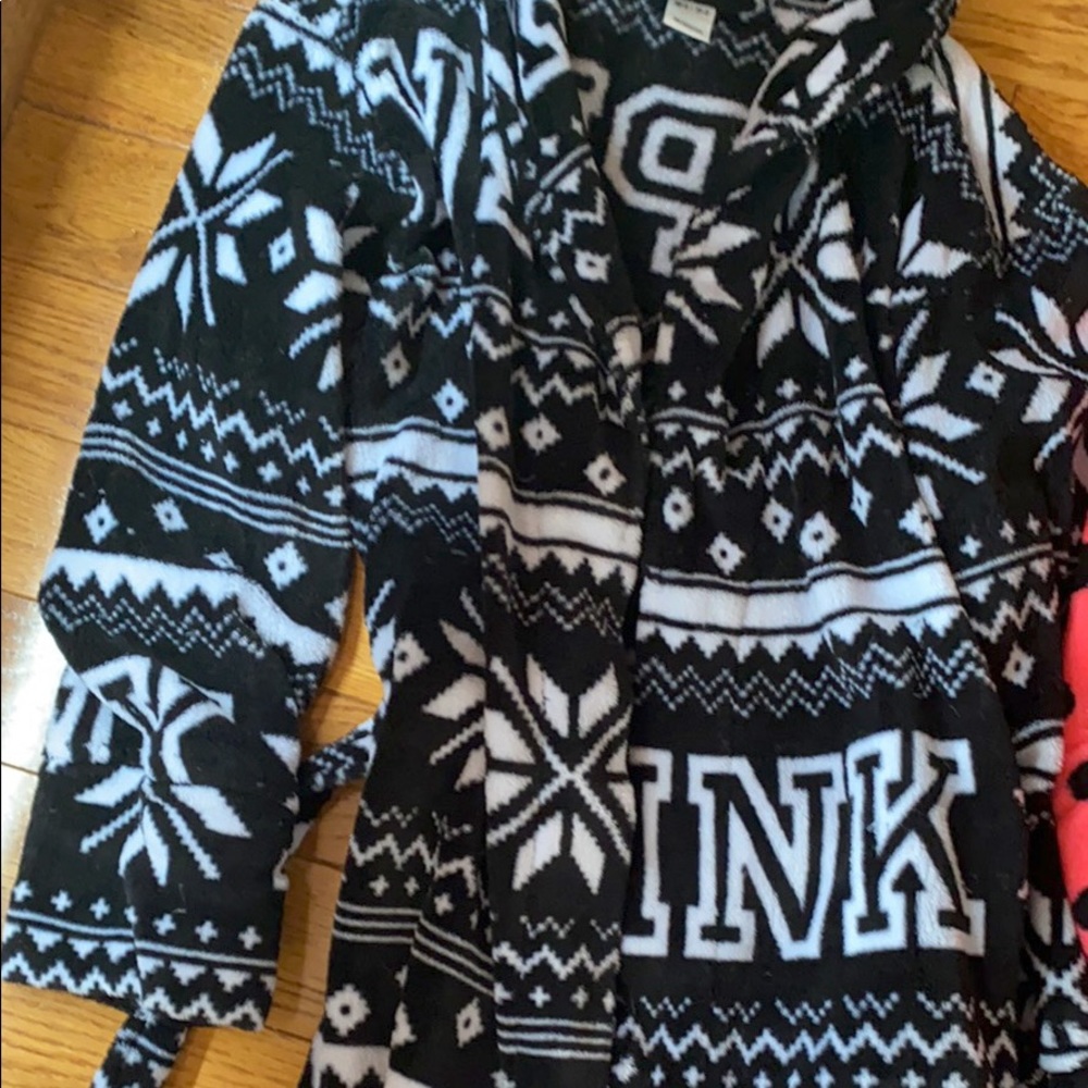 Pink Brand robe